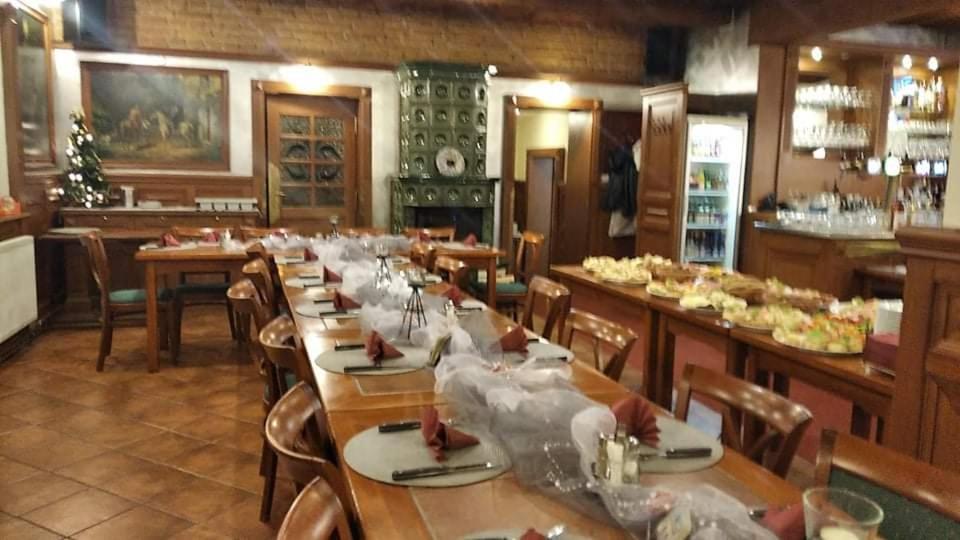 Mala Svata Hora - Penzion & Restaurace Mníšek pod Brdy 外观 照片