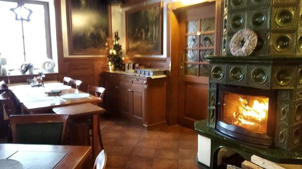 Mala Svata Hora - Penzion & Restaurace Mníšek pod Brdy 外观 照片