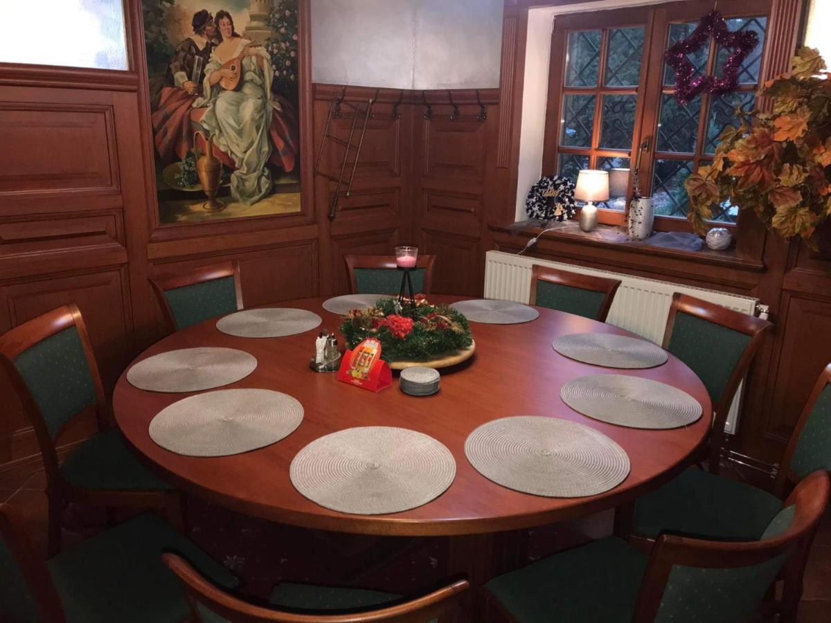 Mala Svata Hora - Penzion & Restaurace Mníšek pod Brdy 外观 照片